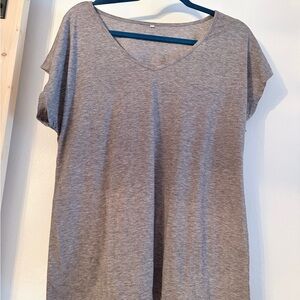 Women's V-Neck Short Sleeve Tee - Gray